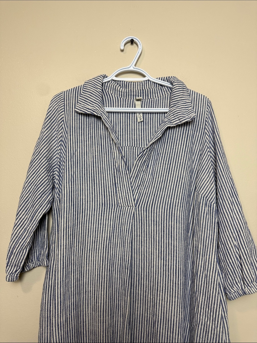Belle Isle by Torrid Striped Blue & White V-Neck maxi  Dress size 0 - Picture 3 of 9